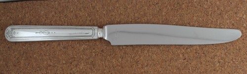 Queen Bess 1924 - Dinner Knife Solid Handle Bolster French Stainless Blade