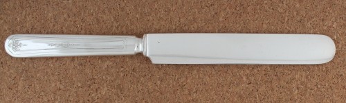 Queen Bess 1924 - Dinner Knife Solid Handle Bolster Blunt Plated Blade