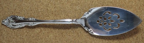 Artistry aka Silver Artistry 1965 - Pie or Cake Server Flat Handle Pierced