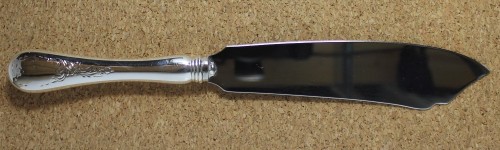 Queen Mary  - Cake or Brides Knife  Serving